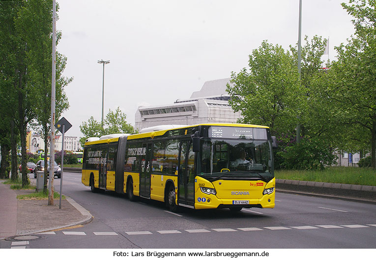 Scania Gelenkbus der BVG in Berlin am ZOB