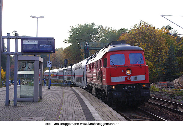 DB Baureihe 232 in Dresden-Klotzsche mit einem Doppelstock IC