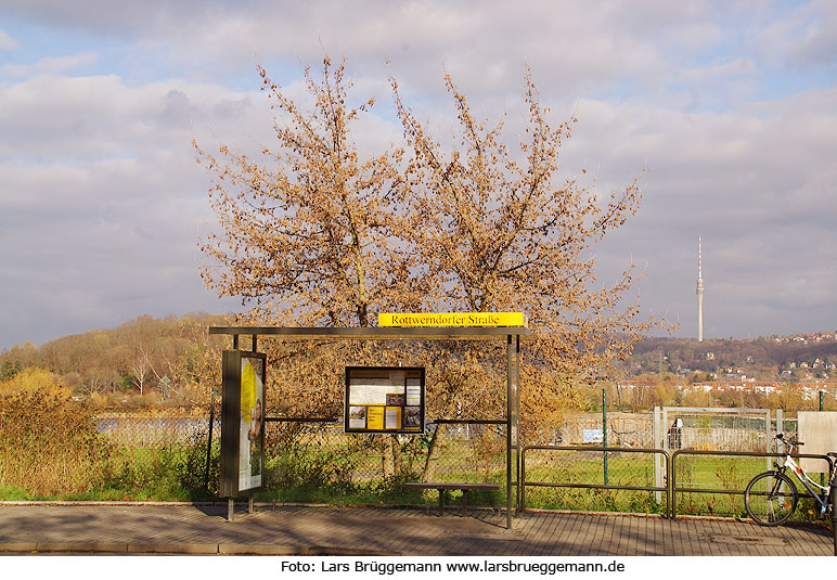 Die Haltestelle Rottwerndorfer Straße der Straßenbahn in Dresden