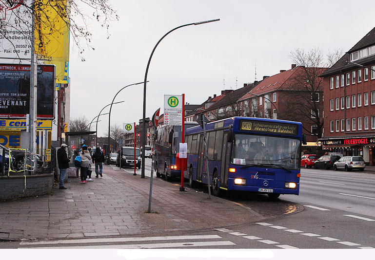 Zwei SEV Busse an der Haltestelle Wandsbeker Chaussee
