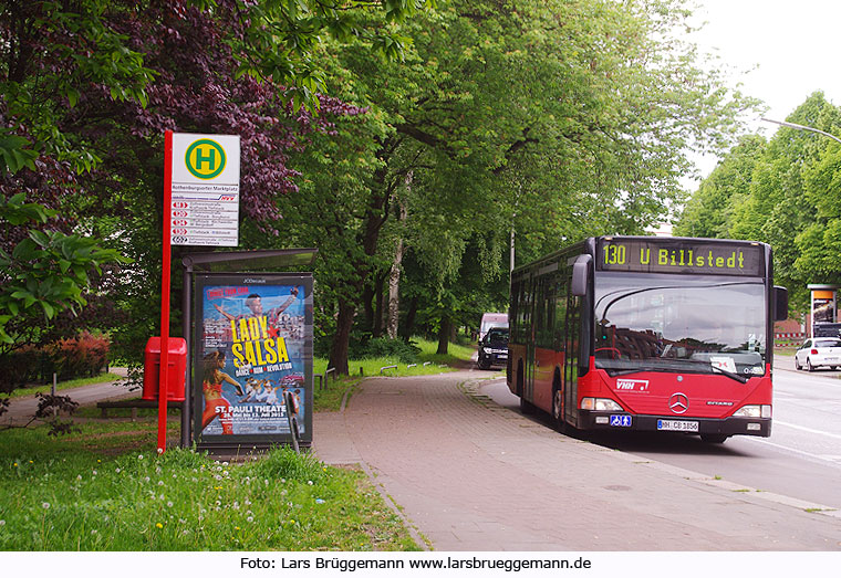 Ein VHH-Bus an der Haltestelle Rothenburgsorter Markt in Hamburg