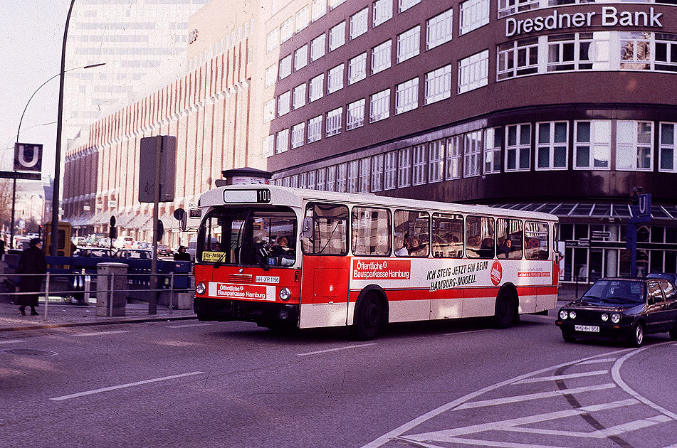 Ein Hochbahn Bus am Gänsemarkt in Hamburg