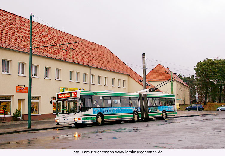 Der Obus in Eberswalde an der Haltestelle Nordend