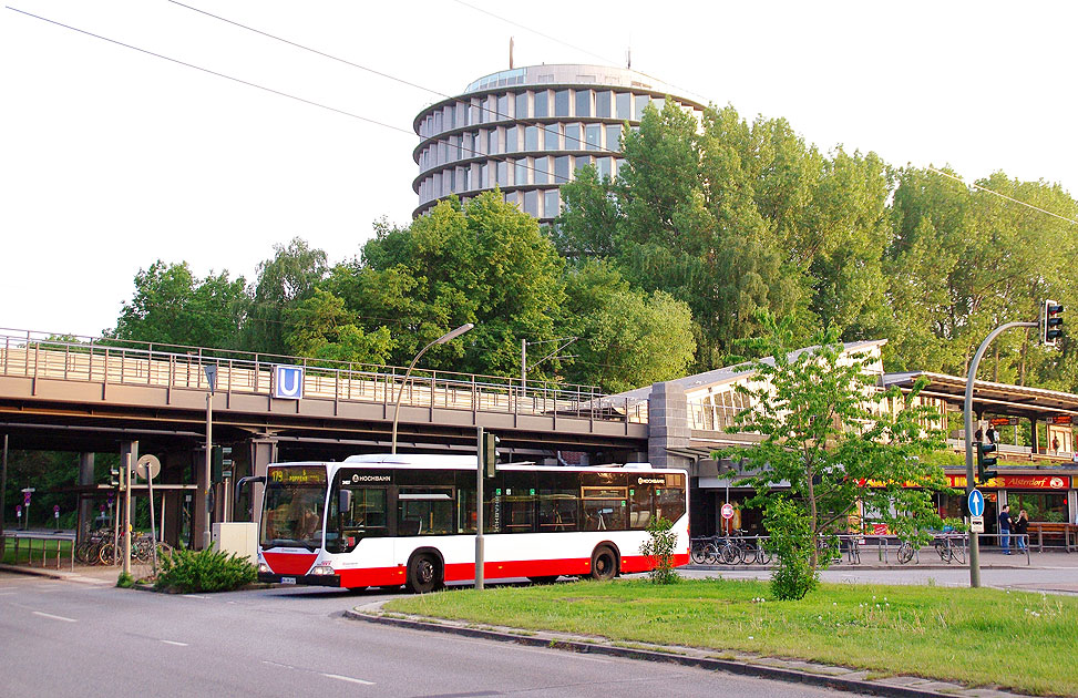 Die Haltestelle Alsterdorf der Hamburger UBahn Fotos