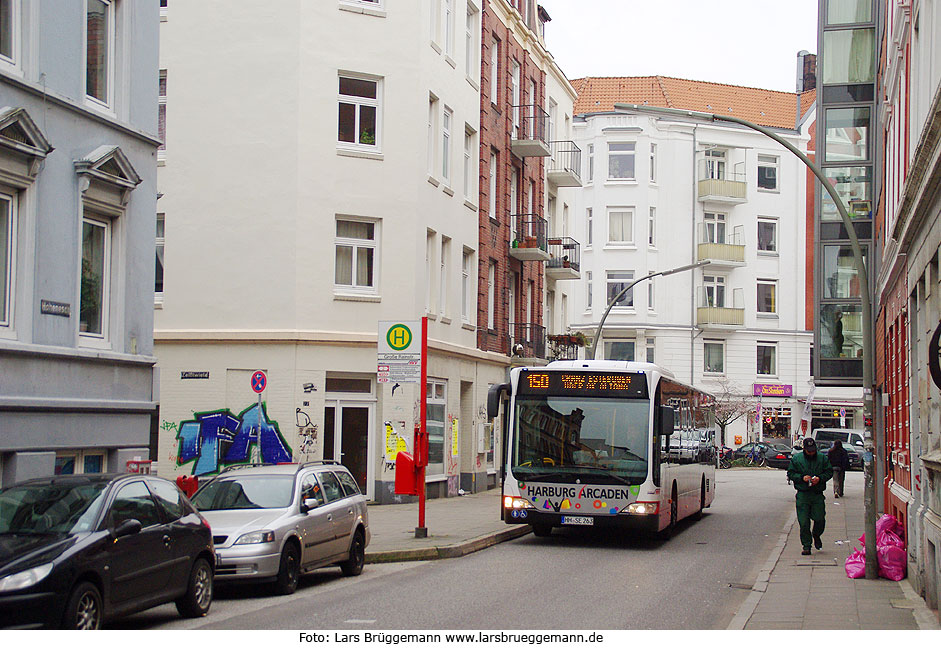 Ein SBG Bus an der Haltestelle Große Rainstraße in Ottensen