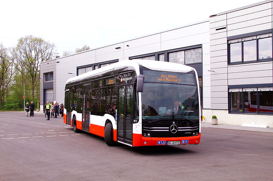 Mit Elektromobilität durch Hamburg: Der erste eCitaro der Hamburger Hochbahn zur Eröffnung vom Betriebshof Alsterdorf