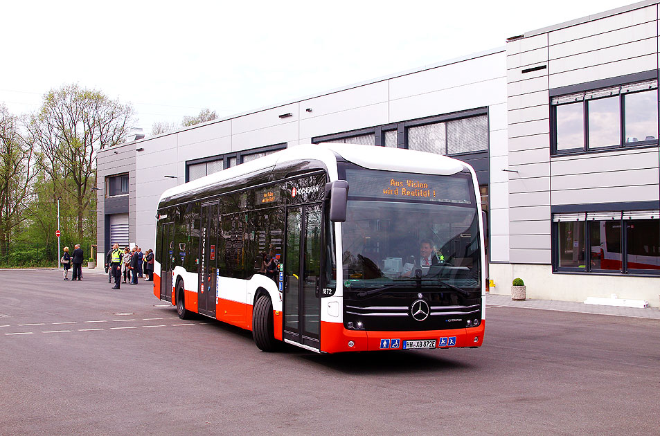 Mit Elektromobilität durch Hamburg: Der erste eCitaro der Hamburger Hochbahn zur Eröffnung vom Betriebshof Alsterdorf