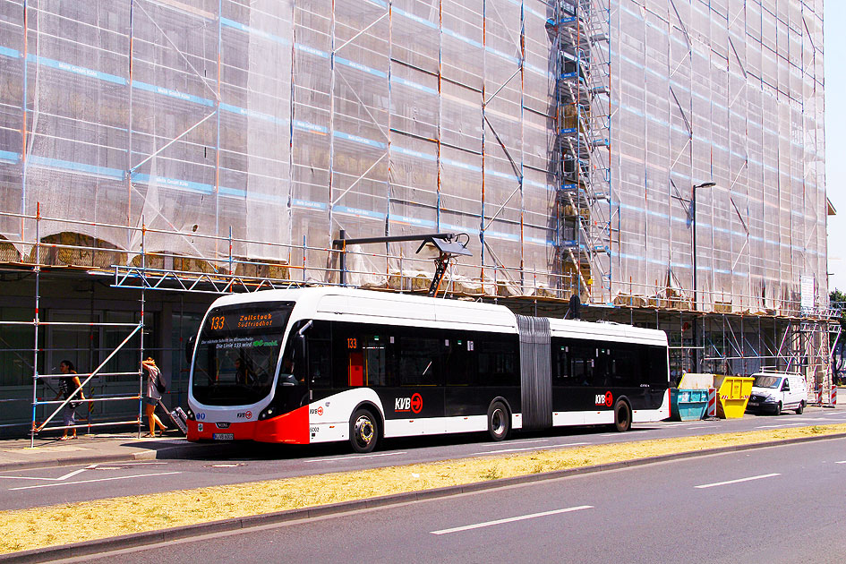 Der Elektrobus in Köln vom Typ Citea von VDL