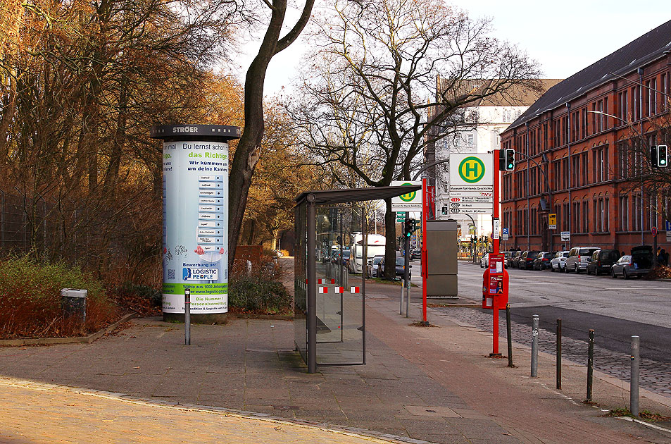 Die Bushaltestelle Museum fuer Hamburgische Geschichte in Hamburg