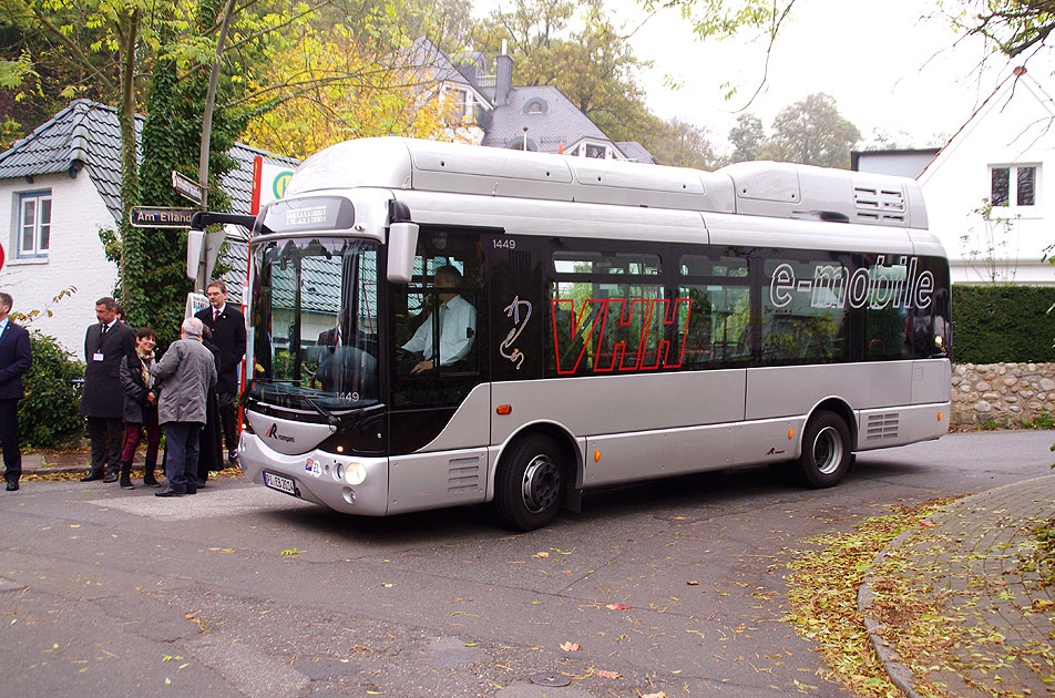 Mit Elektromobilität durch Hamburg: Elektro-Bergziege in Hamburg-Blankenese im Treppenviertel - Elektrobus von Rampini