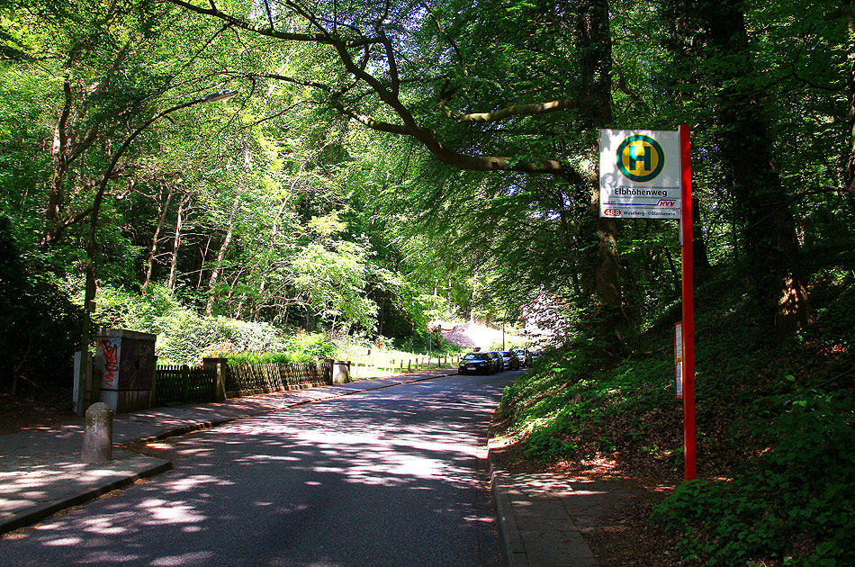 Die Bushaltestelle Elbhöhenweg in Hamburg-Blankenese