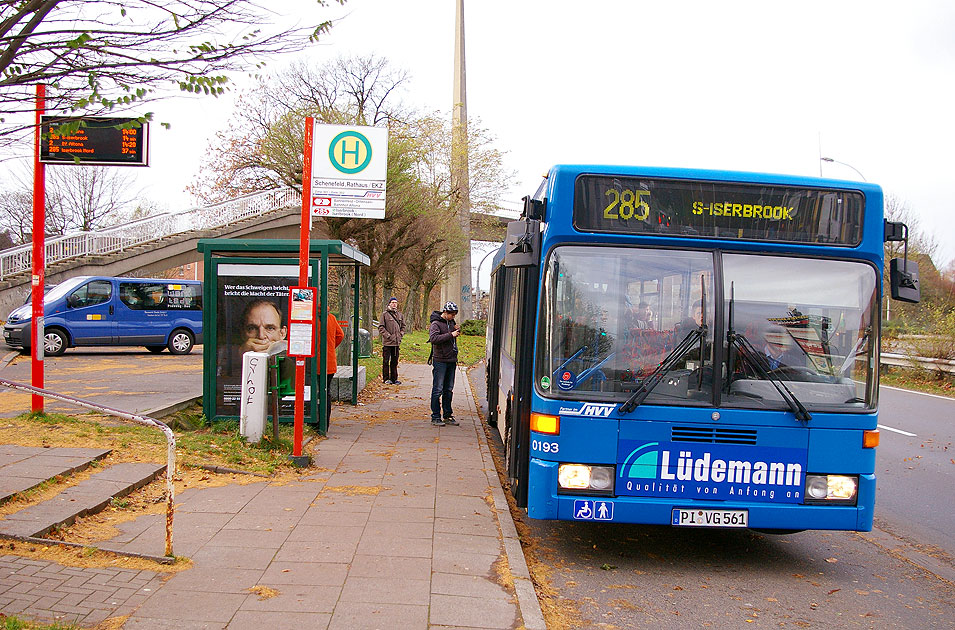 Die Bushaltestelle Schenefeld Rathaus (EKZ) heute Stadtzentrum