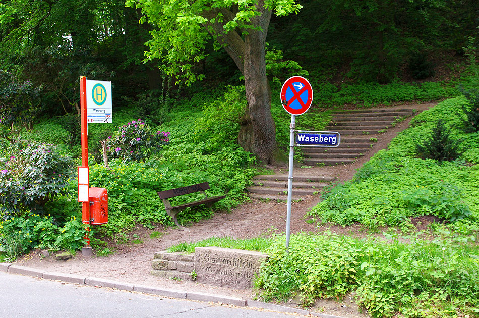 Die Bushaltestelle Waseberg der Bergziege in Blankenese