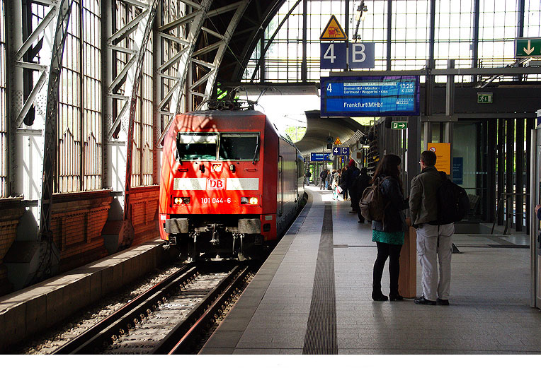 Intercity im Bahnhof Dammtor