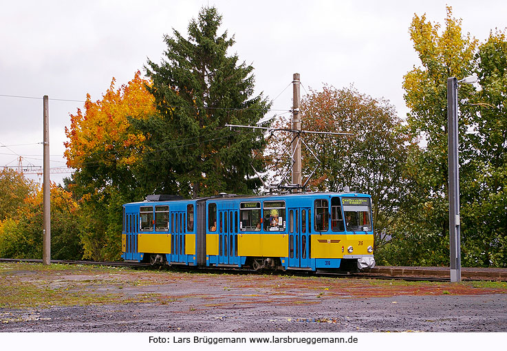 Die Thüringerwaldbahn an der Haltestelle Gleisdreieck