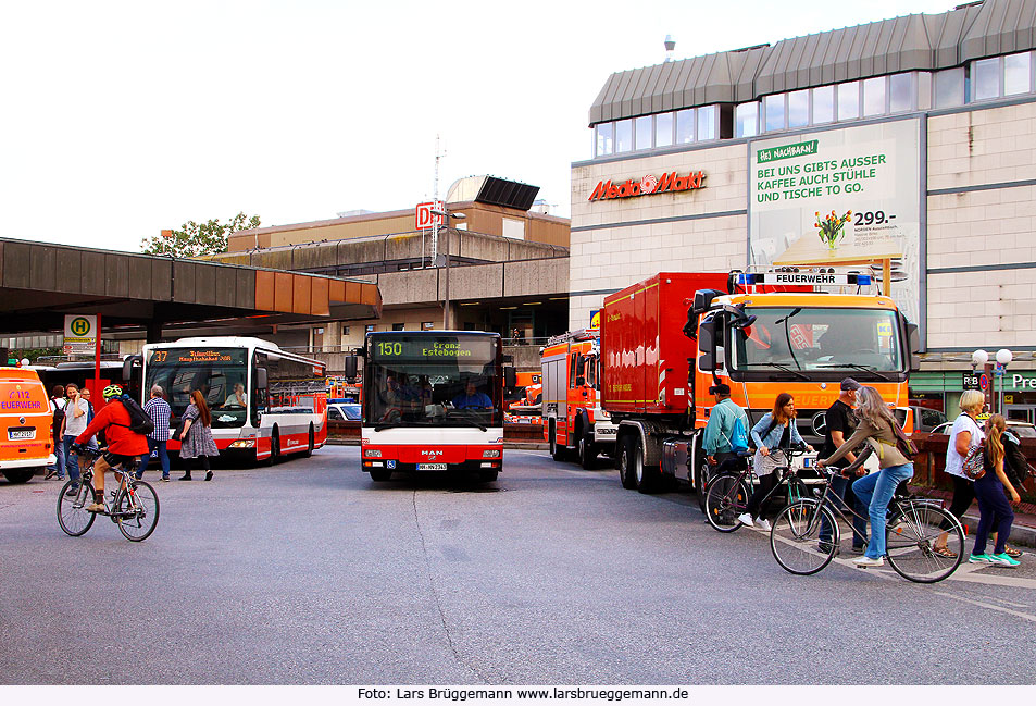 Brand im S-Bahn Bahnhof Hamburg-Altona Busbahnhof