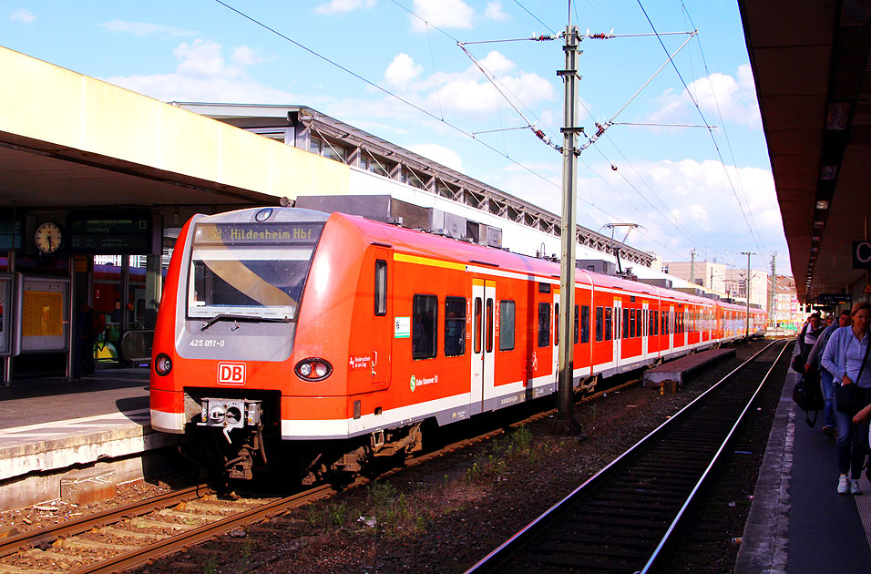 die-baureihe-425-der-deutschen-bahn-ag-die-ueberland-s-bahn-der-db