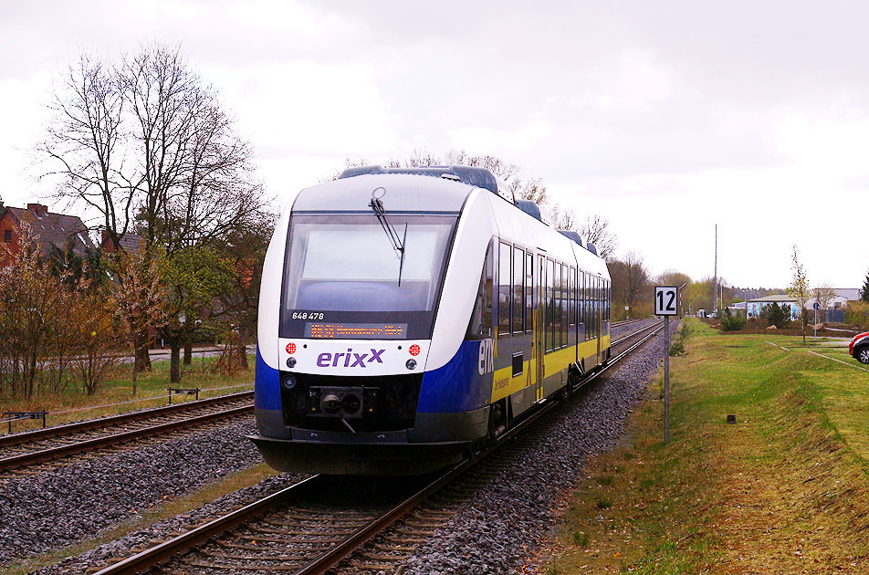 Ein Erixx Lint im Bahnhof Schneverdingen an der Heidebahn