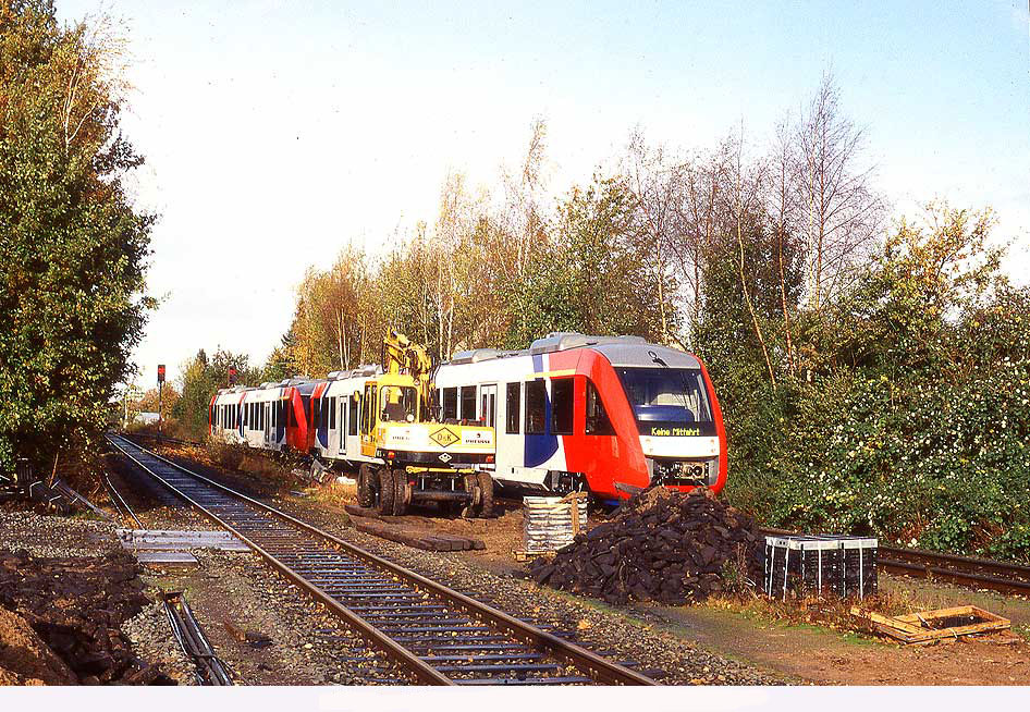 AKN und Nordbahn Lint Anlieferung im Bahnhof Hasloh