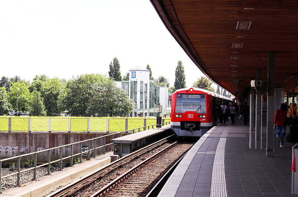 Der Bahnhof Veddel der Hamburger SBahn Fotos von der
