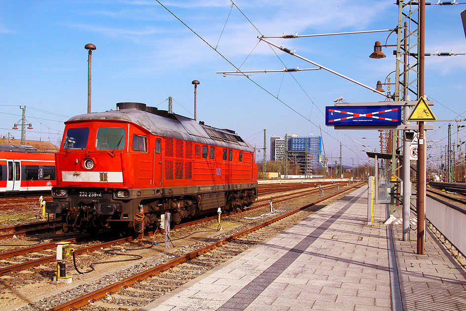 Baureihe 232 in Dresden Hbf - Lok 232 239-4