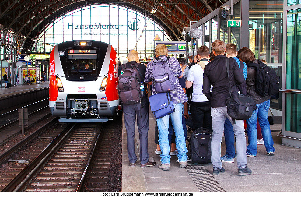 Beginn des Fahrgasteinsatzes der Baureihe 490 bei der Hamburger S-Bahn