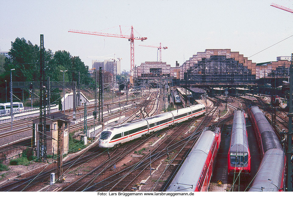 Ein Diesel ICE der Baureihe 605 verlässt Dresden Hbf nach Nürnberg Hbf