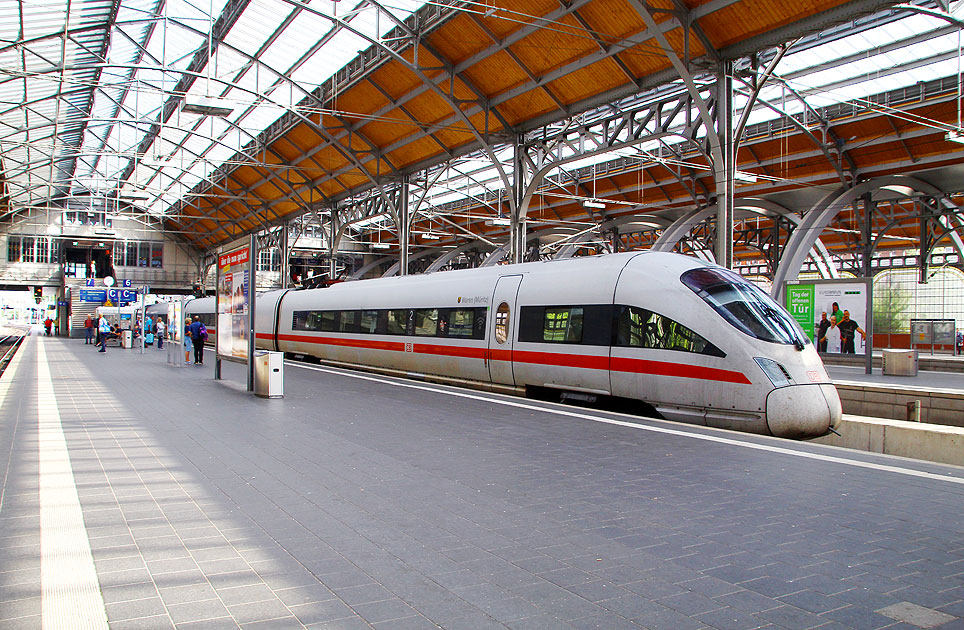 Ein ICE der Baureihe 411 in Lübeck Hbf auf Gleis 6