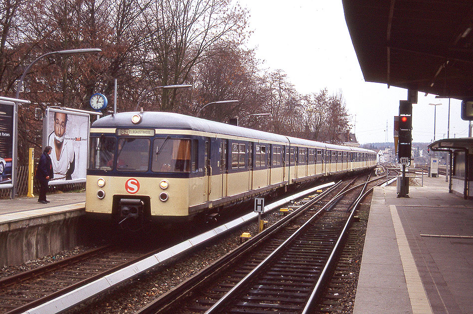 Die Baureihe 470 der Hamburger S-Bahn im Bahnhof Hamburg-Bergedorf