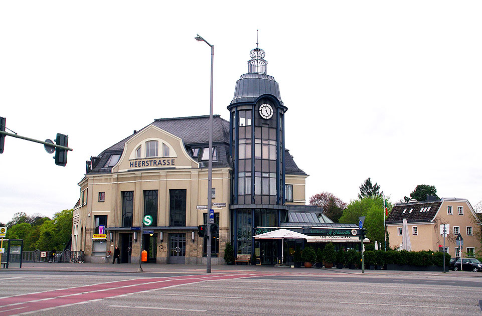 Der Bahnhof Heerstraße der Berliner SBahn Fotos von der