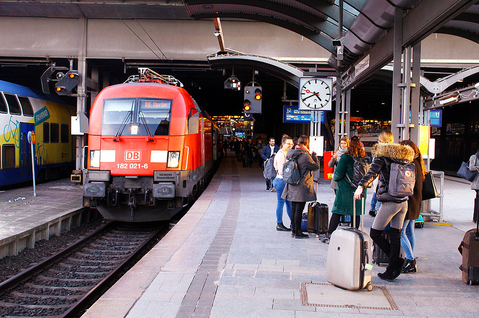 Hamburg Hbf Nach Lübeck Hbf Der Hamburger Hauptbahnhof im Herzen Hamburgs - Fotos Teil 3 - www