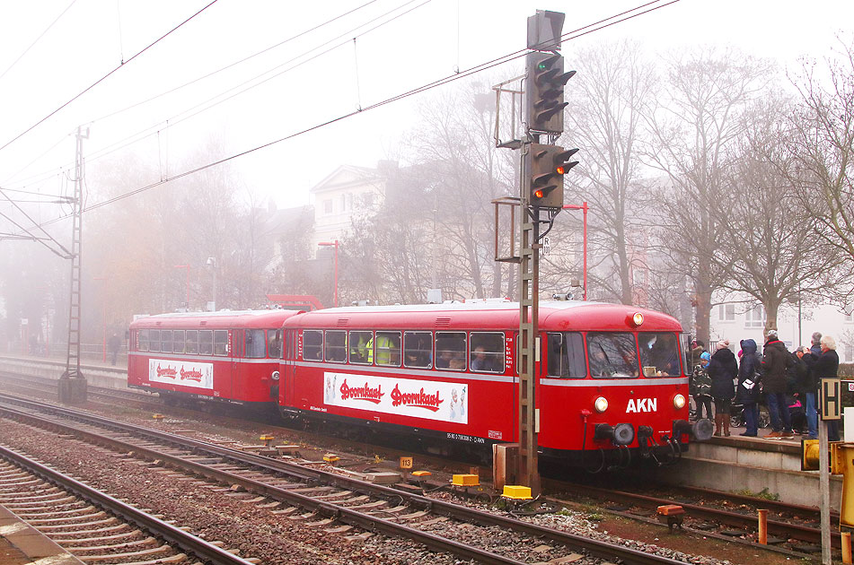 Die Uerdinger Schienenbusse der AKN im Bahnhof Elmshorn