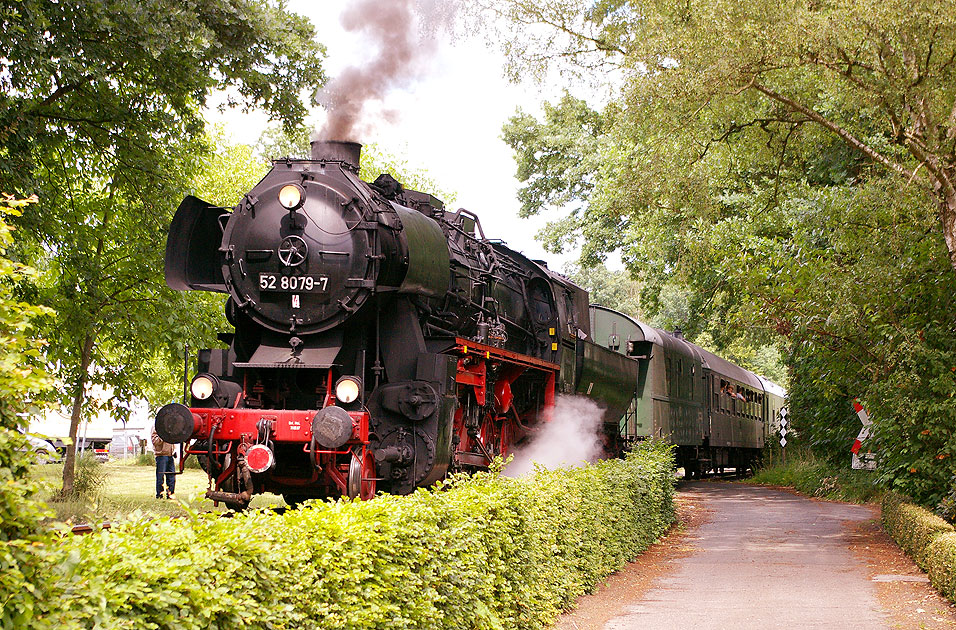 Die Dampflok 52 8079-7 in Uetersen auf Höhe Bierbahnhof