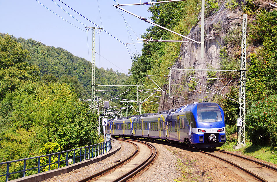 Meridian Triebwagen auf der Tharandter Rampe in Edle Krone