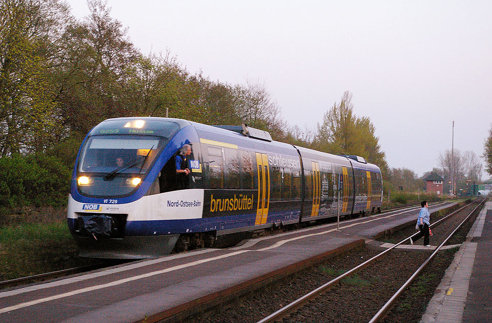 Der Bahnhof Lunden an der Marschbahn von Hamburg nach Westerland