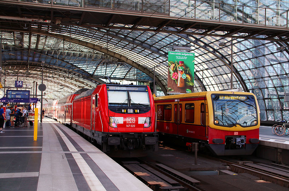 Eine Lok der Baureihe 147 in Berlin Hbf