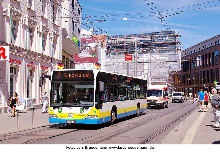 Stadtbus der NVS in Schwerin auf dem Marienplatz