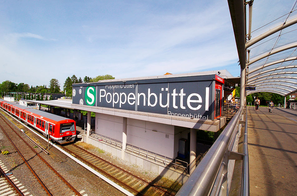 Der Bahnhof Poppenbüttel der Hamburger SBahn Fotos von