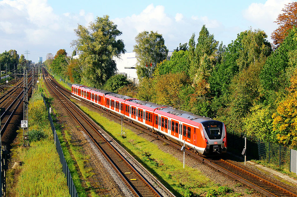 Die Baureihe 490 der Hamburger S-Bahn im Bahnhof Billwerder Moorfleet