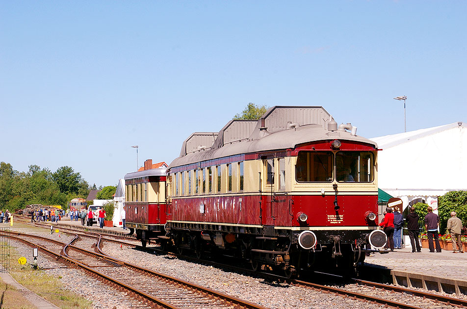 Der BHEF VT 175 im Bahnhof Bremervörde