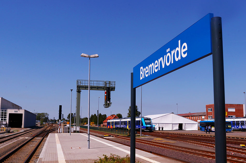 Ein Bahnhofsschild vom Bahnhof Bremervörde