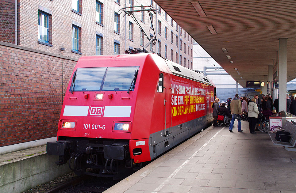 DB Baureihe 101 - Lok 101 001 mit Werbung gegen Polio