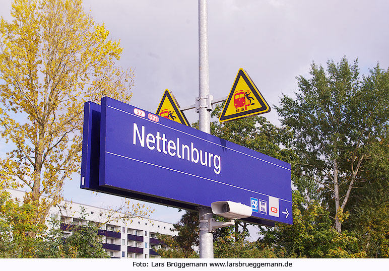 Der Bahnhof Nettelnburg der Hamburger SBahn mit einem