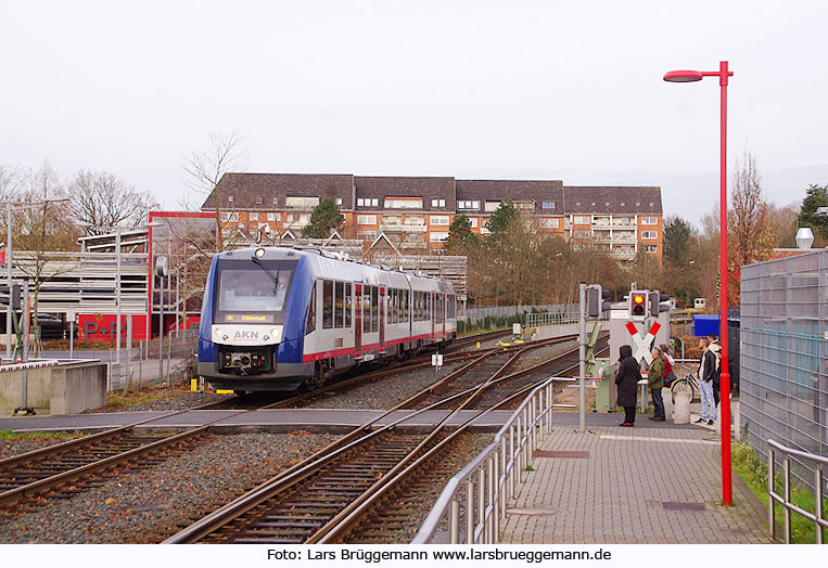 AKN Lint Triebwagen im Bahnhof Quickborn