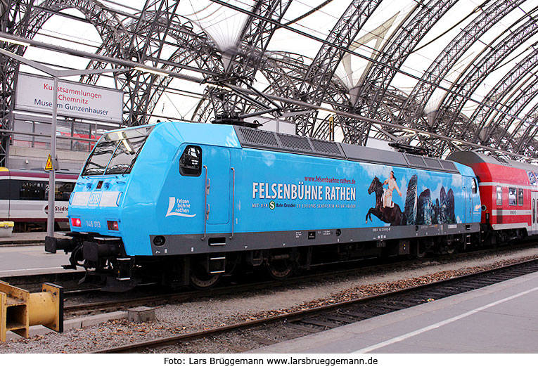 Werbelok für die Felsenbühne Rathen in Dresden Hbf der S-Bahn Dresden