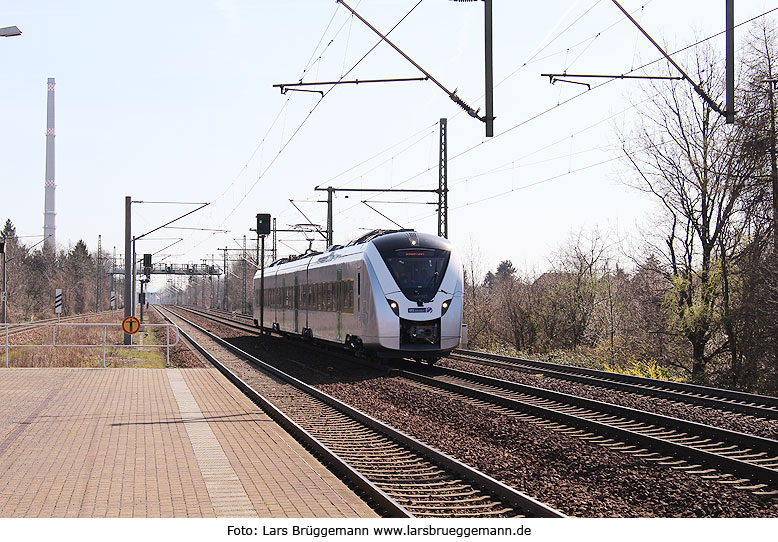 Foto dreiteiliger Coradia Contiental Triebwagen der MRB in Dresden-Strehlen