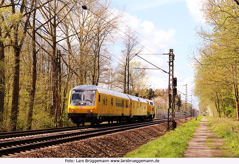 Ein Messzug der DB am Haltepunkt Prisdorf