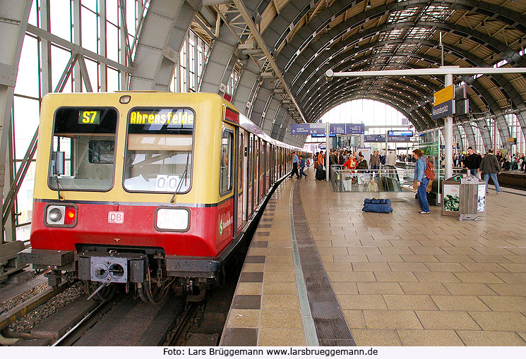 S-Bahn Berlin Alexanderplatz - Baureihe 485