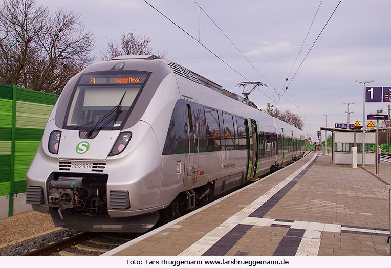 Eine S-Bahn im Bahnhof Leipzig-Stötteritz