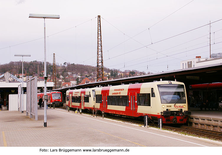 Ein Triebwagen der HzL - Hohenzollerische Landesbahn AG in Ulm Hbf